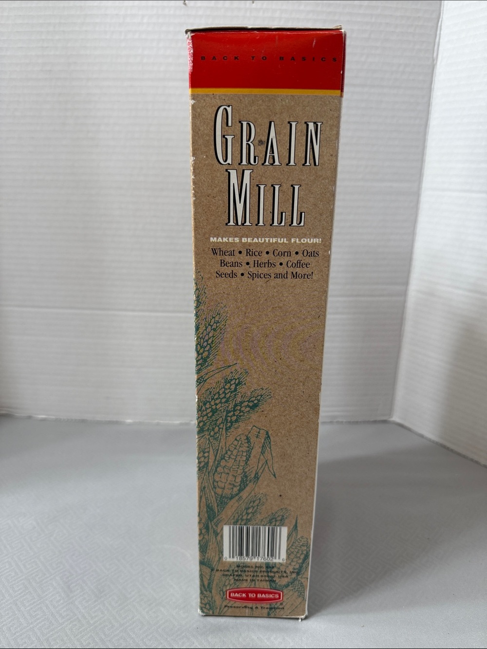 Vtg  Back to Basics Manual Hand Crank Wood Handle Grain Mill Grinder Model #555 - Picture 12 of 14